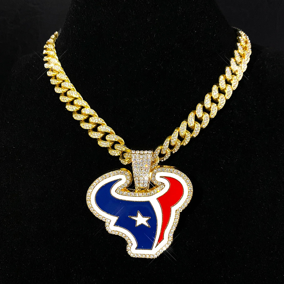 Sports Customized LOGO Pendant Necklace with Iced Out Cuban Chains for Football Fans Birthday Gifts