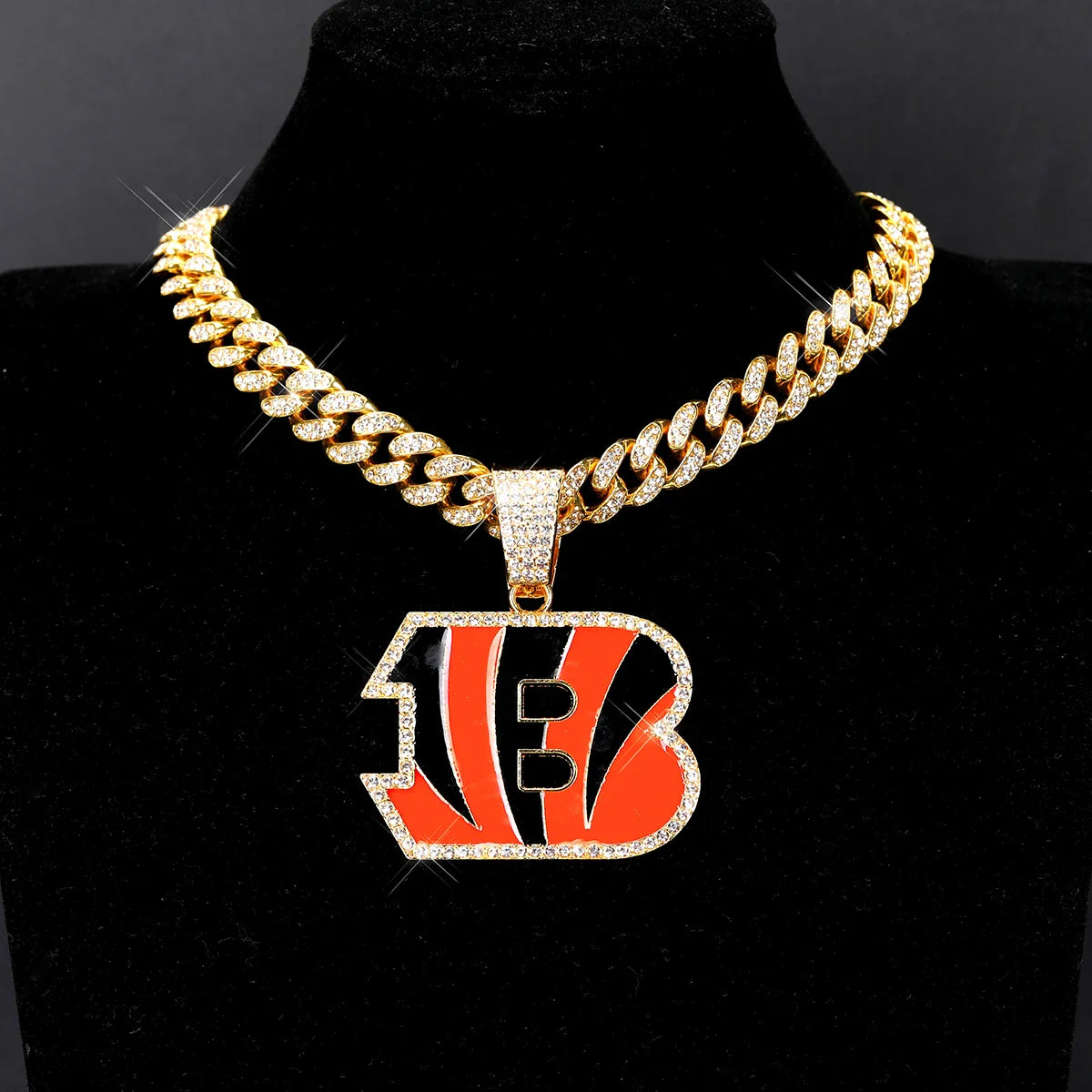 Sports Customized LOGO Pendant Necklace with Iced Out Cuban Chains for Football Fans Birthday Gifts