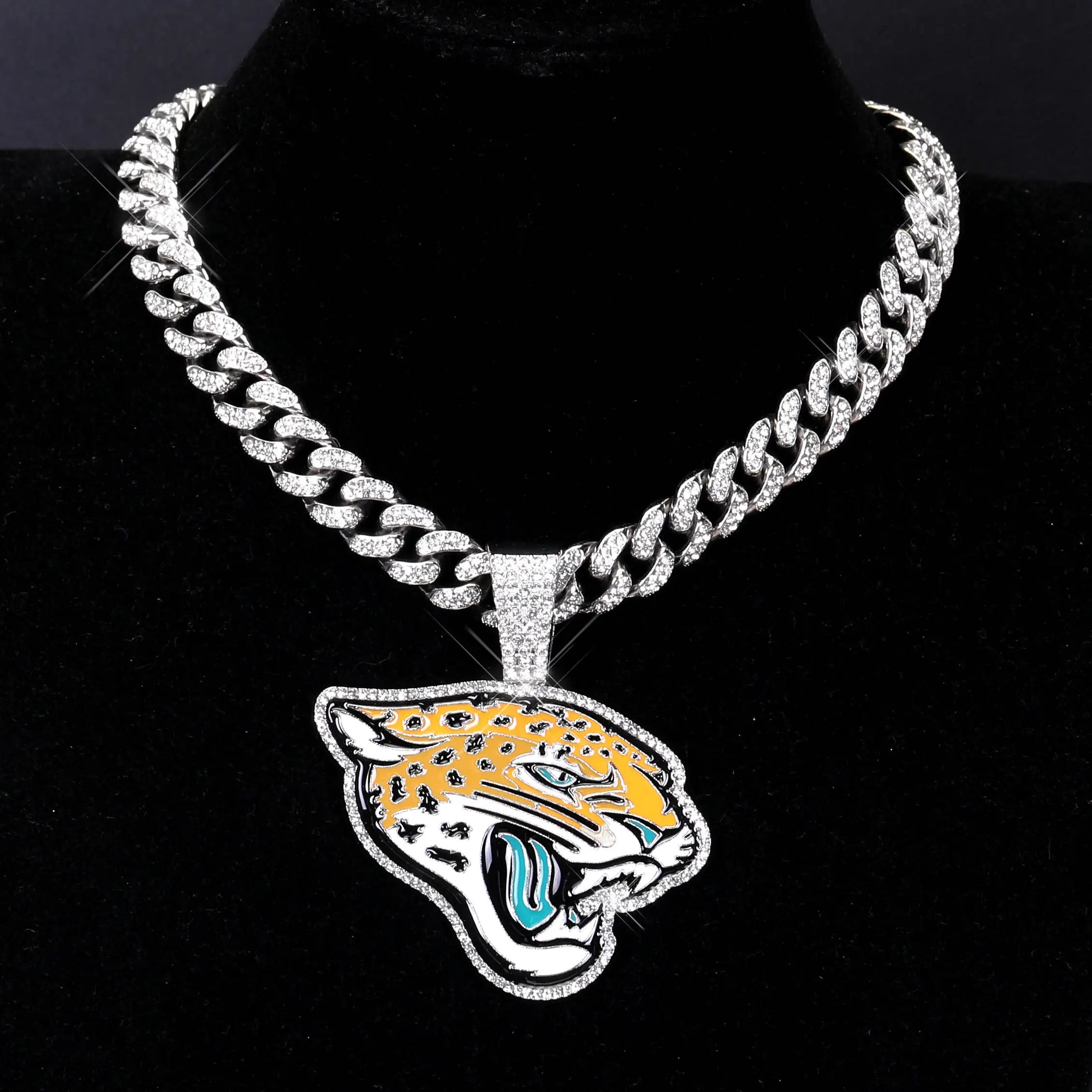 Sports Customized LOGO Pendant Necklace with Iced Out Cuban Chains for Football Fans Birthday Gifts