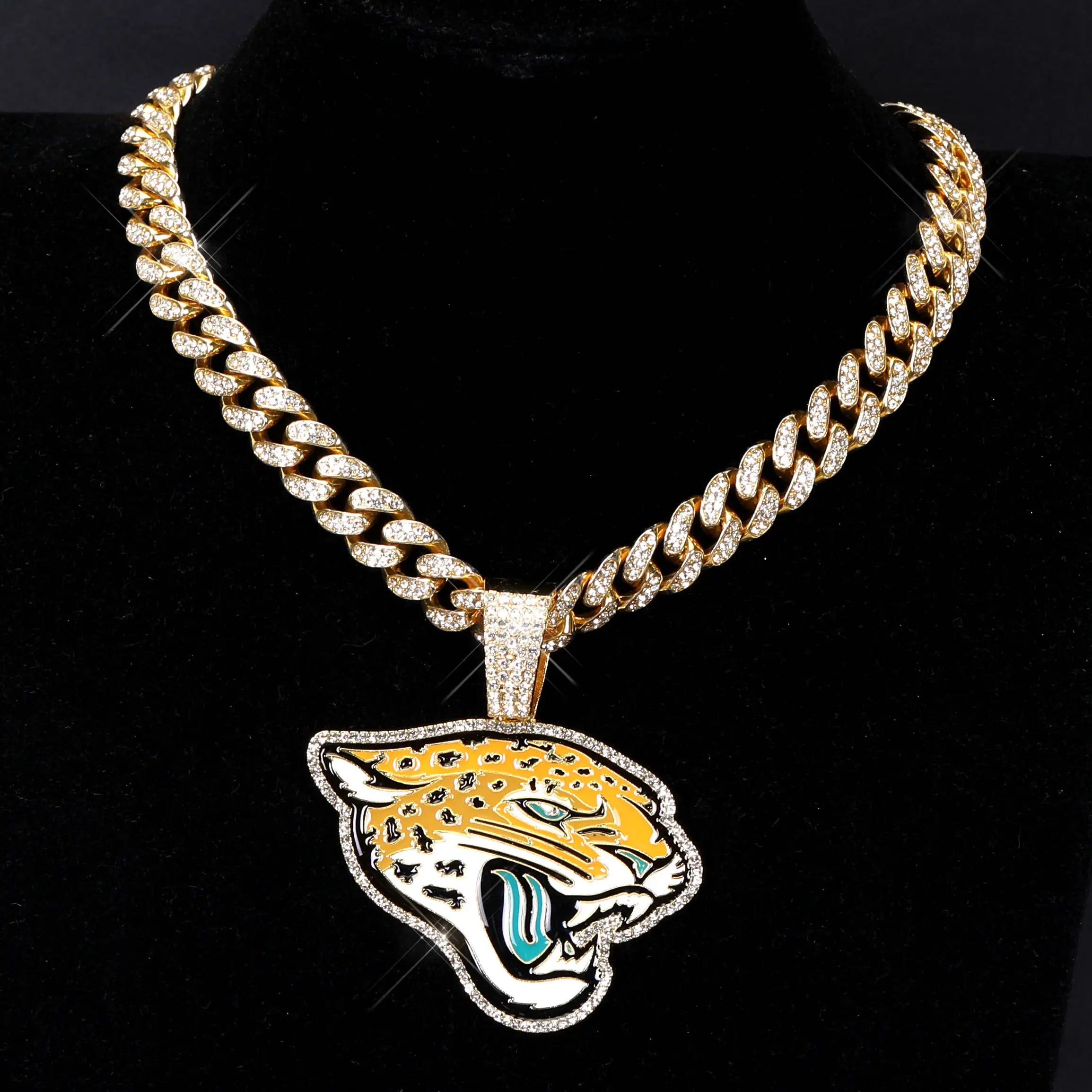 Sports Customized LOGO Pendant Necklace with Iced Out Cuban Chains for Football Fans Birthday Gifts