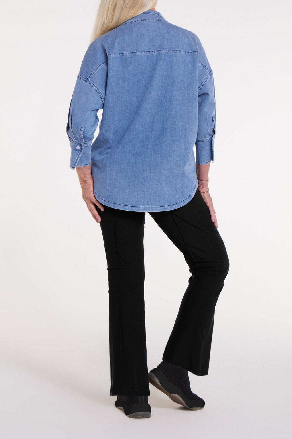 Vera Woven Magnetic Shirt in Chambray