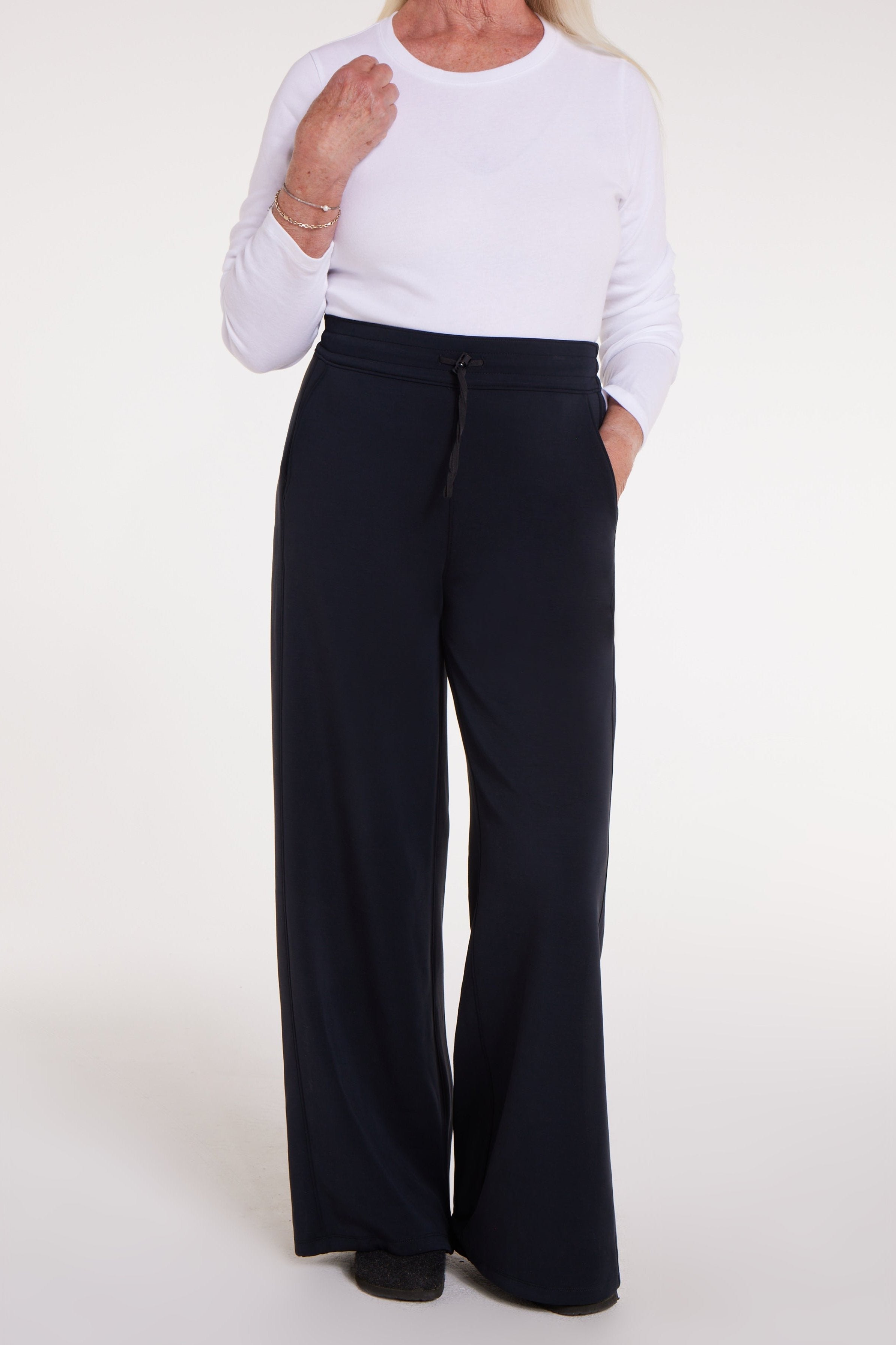 Genevieve Adaptable Pant in Black