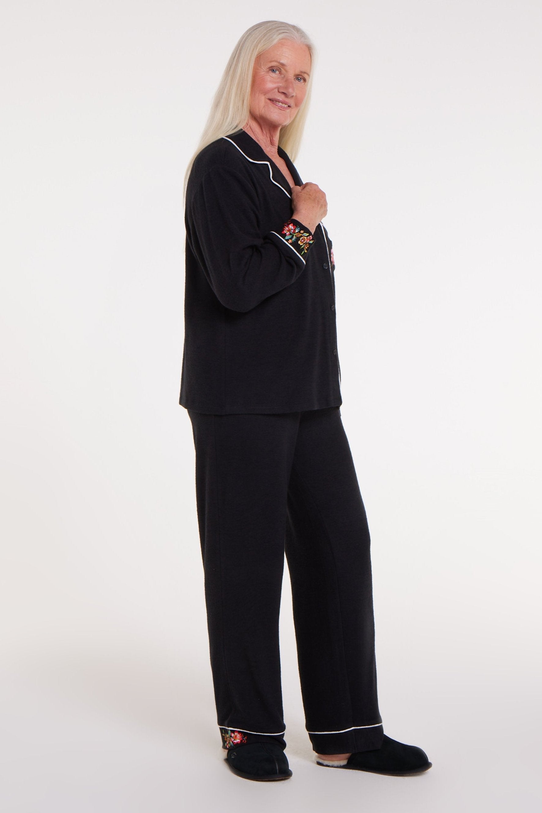 Wela Pajama Adatpable Pant in Back