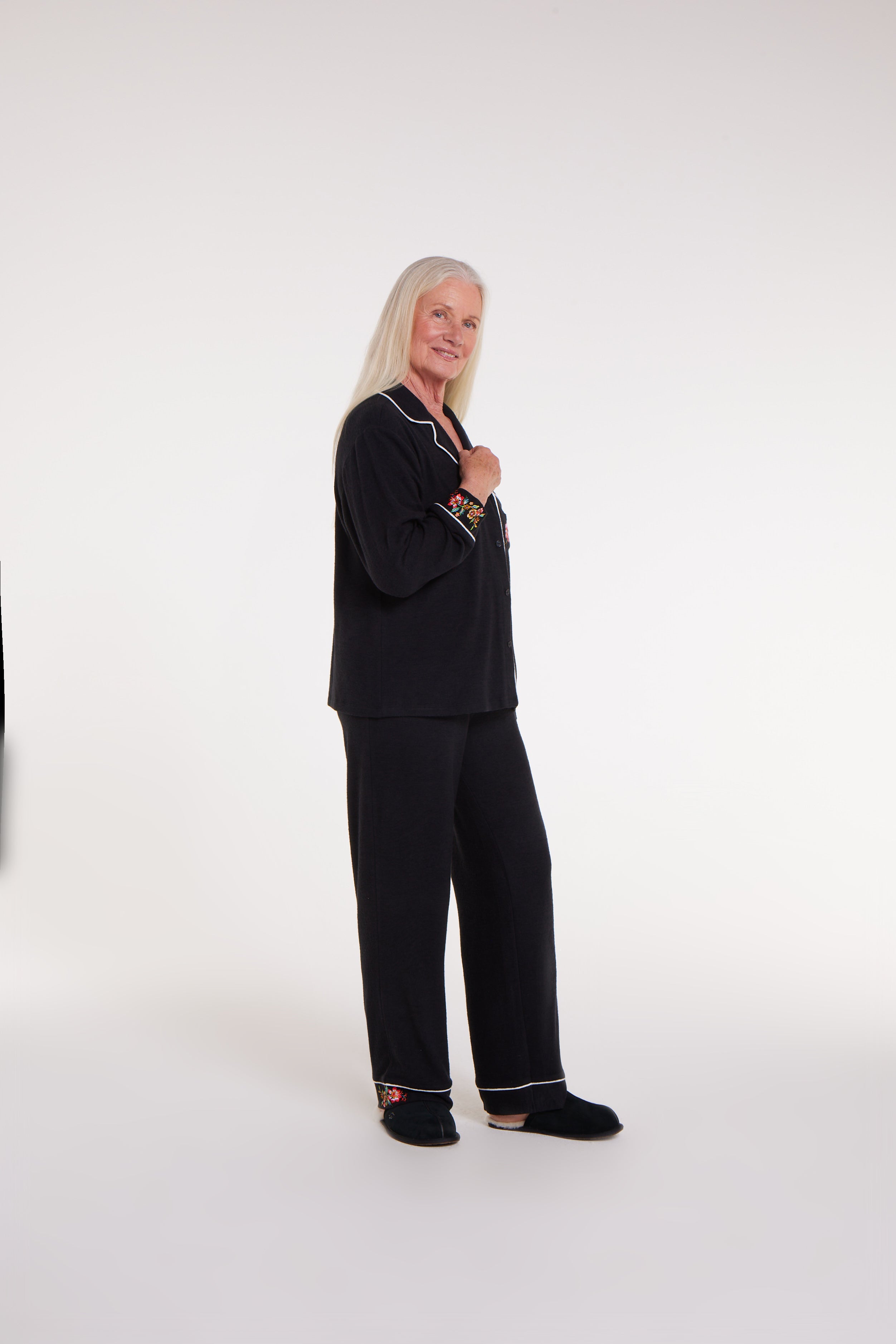 Wela Pajama Magnetic Shirt in Black